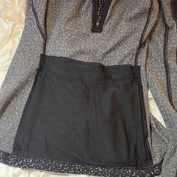 Lululemon running 1/2 zip sweater size 8 - Picture 6 of 7